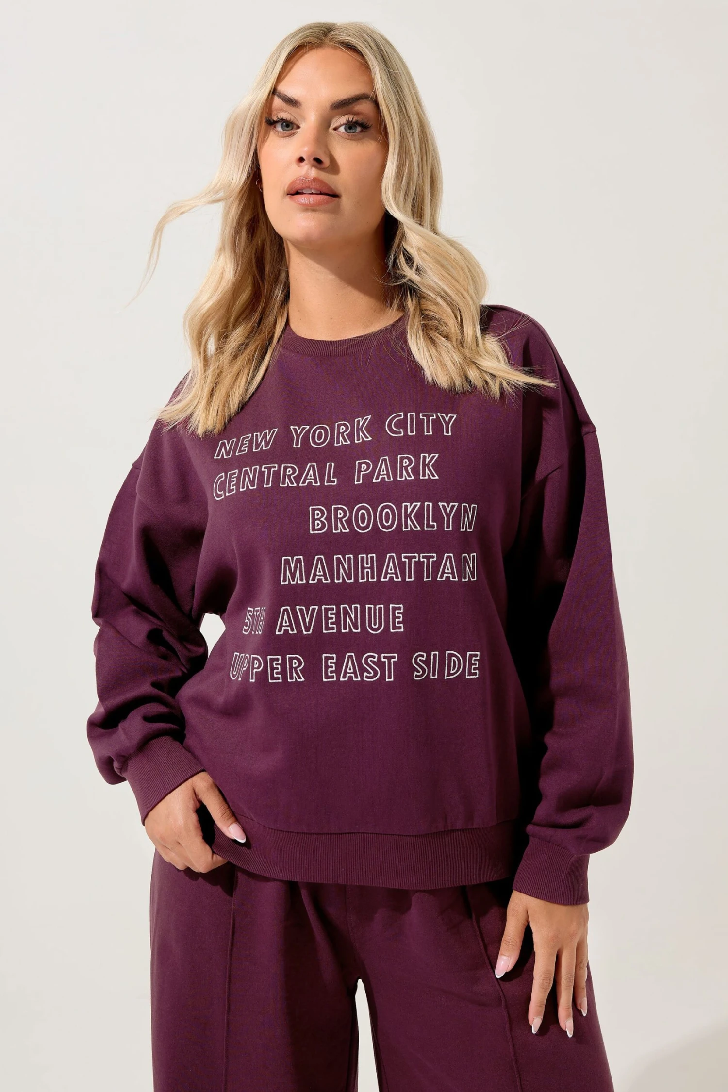 YOURS - Sweat-shirt Rouge Bordeaux « New York City » 4 YOURS - Sweat-shirt Rouge Bordeaux « New York City » – Image 2