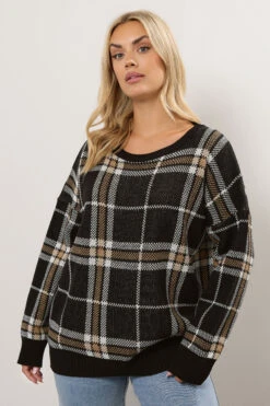 YOURS - Pull En Maille à Carreaux Noirs 9 YOURS - Pull En Maille à Carreaux Noirs -Evans Boutique d5f6e4ef 90b6 43 280808 B