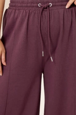 YOURS Curve Pantalon De Jogging Large Rouge Bordeaux 12 YOURS Curve Pantalon De Jogging Large Rouge Bordeaux -Evans Boutique d68e0bac 3478 48 310210 E