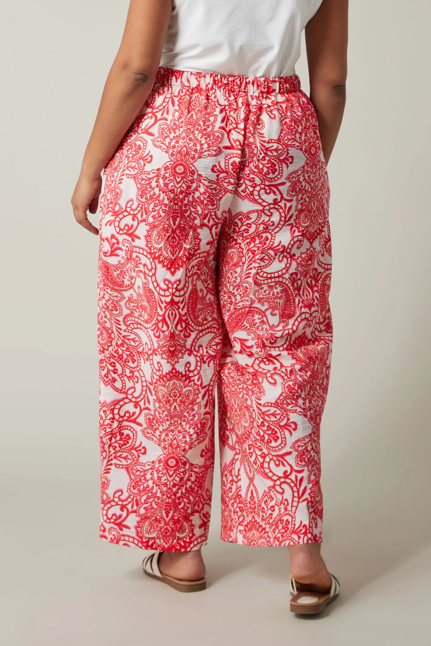 EVANS - Pantalon Wide Leg Rouge & Blanc Paisley 5 EVANS - Pantalon Wide Leg Rouge & Blanc Paisley – Image 3