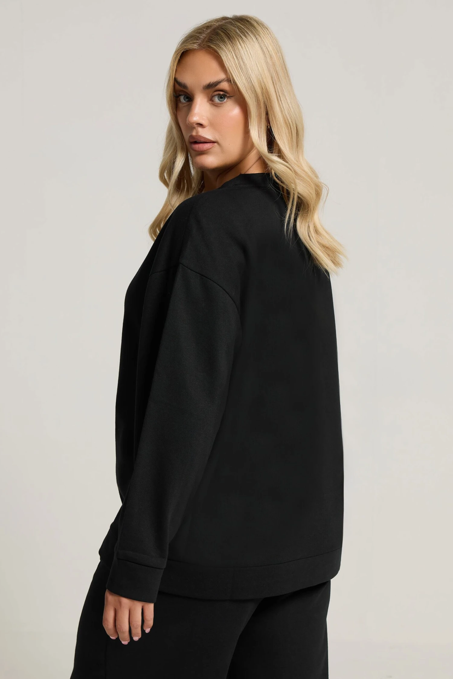 YOURS Curve Cardigan Noir à Boutons 5 YOURS Curve Cardigan Noir à Boutons – Image 3