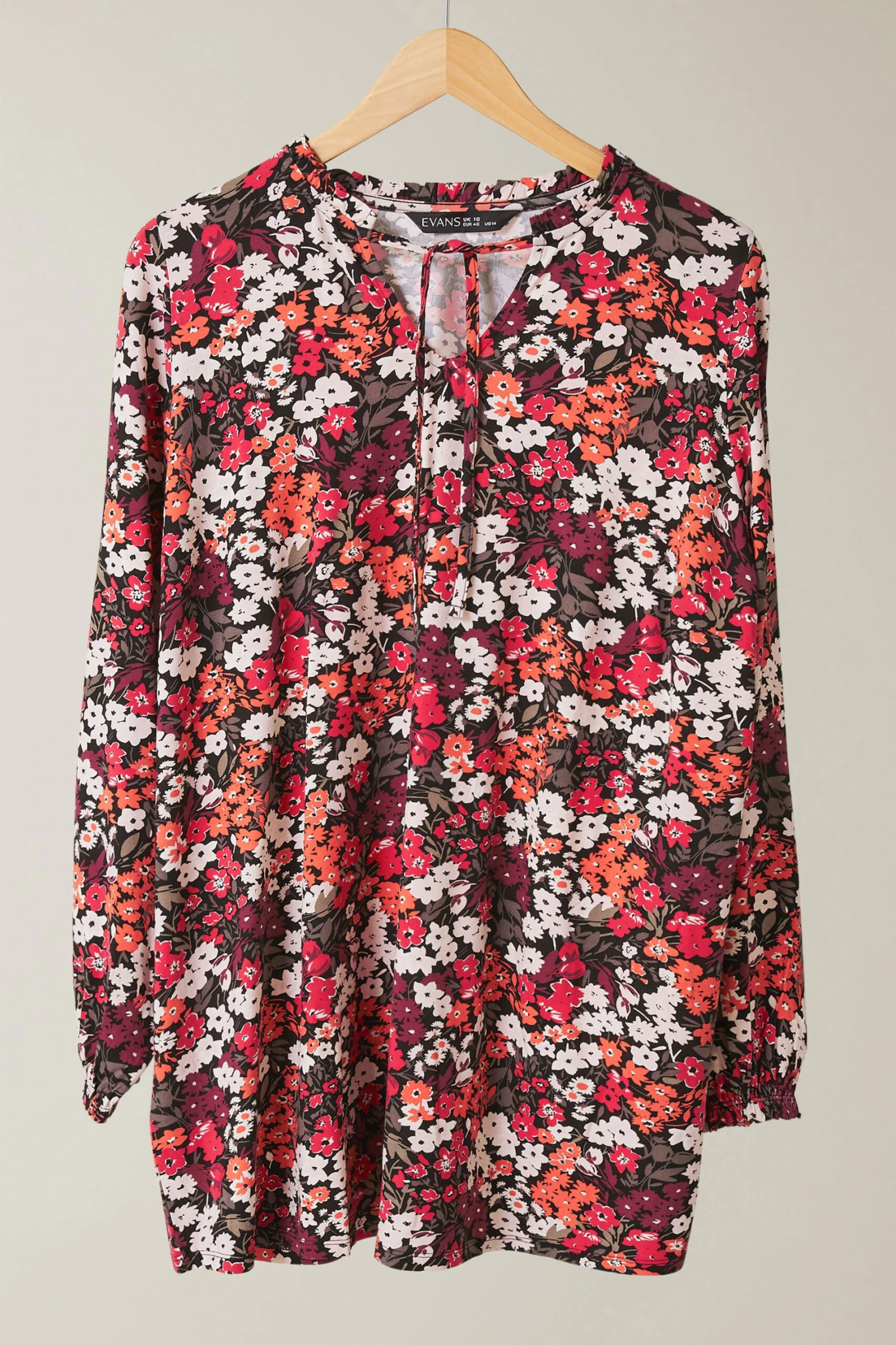 EVANS Curve Orange Ditsy Floral Tie Neck Top 7 EVANS Curve Orange Ditsy Floral Tie Neck Top – Image 5