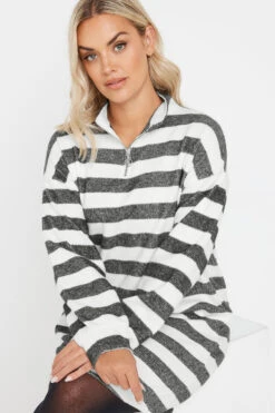 YOURS - Robe-Pull Noire & Blanche Rayures En Jersey 9 YOURS - Robe-Pull Noire & Blanche Rayures En Jersey -Evans Boutique da7afb5b dae4 48 303147 D