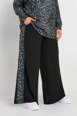 YOURS - Pantalon Noir Wide Leg Design Léopard 10 YOURS - Pantalon Noir Wide Leg Design Léopard -Evans Boutique db2df43f 863d 41 322194 B