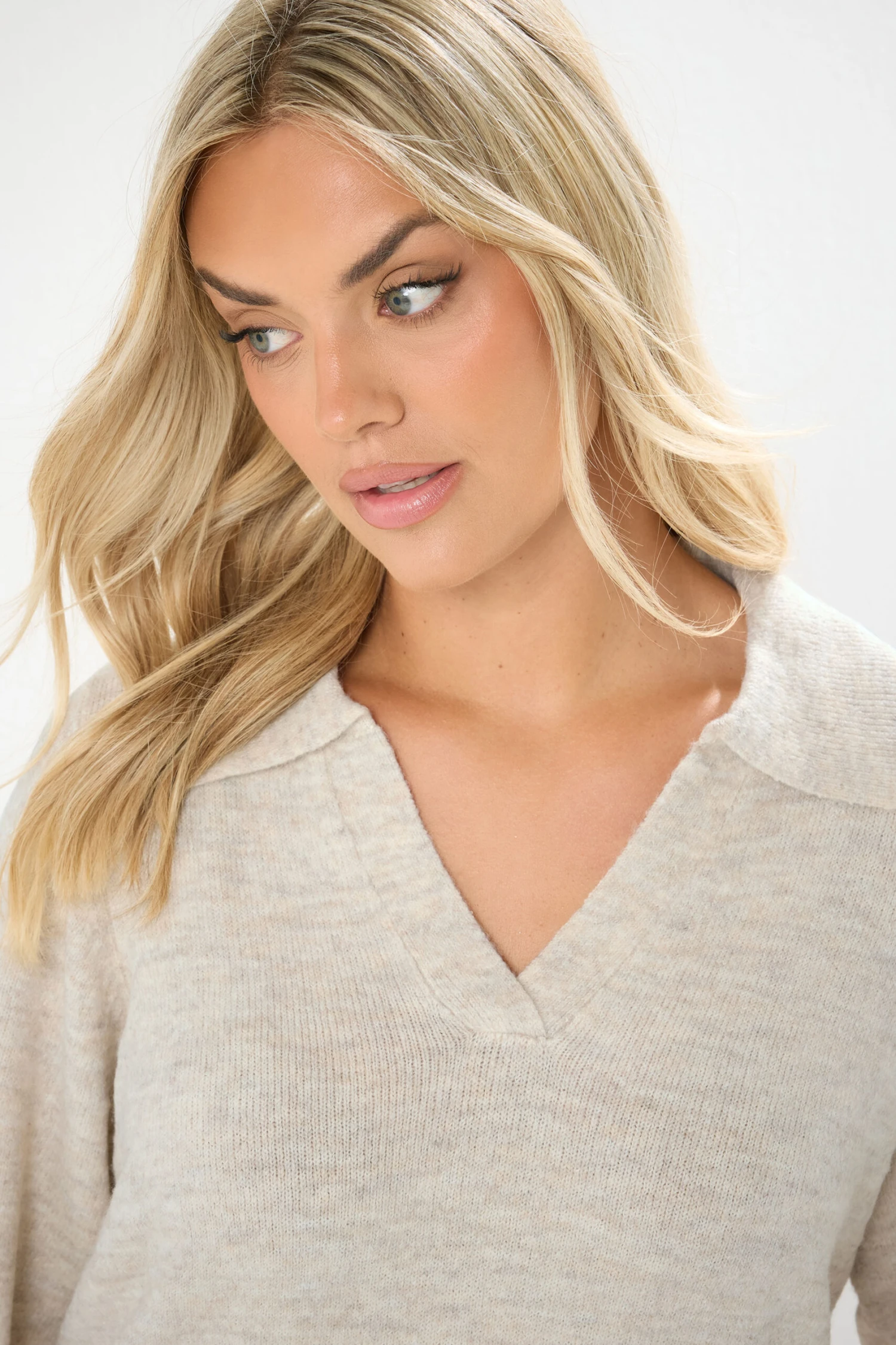 YOURS Curve Pull En Maille à Col Marron Naturel 8 YOURS Curve Pull En Maille à Col Marron Naturel – Image 6