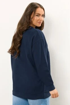 YOURS Curve Sweat-shirt Bleu Marine à Slogan « Aspen » 9 YOURS Curve Sweat-shirt Bleu Marine à Slogan « Aspen » -Evans Boutique dd5d8e3e 78c0 47 126803 C