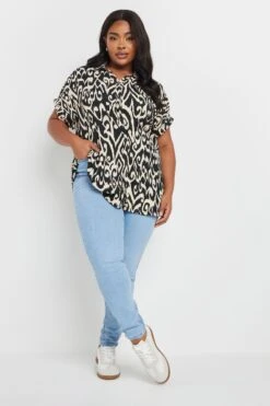 YOURS - Chemisier Plissé Noir & Crème Design Abstrait 10 YOURS - Chemisier Plissé Noir & Crème Design Abstrait -Evans Boutique dd97f820 35b6 43 303684 C