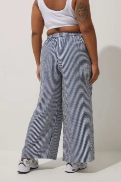 LIMITED COLLECTION - Pantalon Effet Boxer Bleu Marine à Rayures 11 LIMITED COLLECTION - Pantalon Effet Boxer Bleu Marine à Rayures -Evans Boutique ddeb798c b29b 48 216478 C