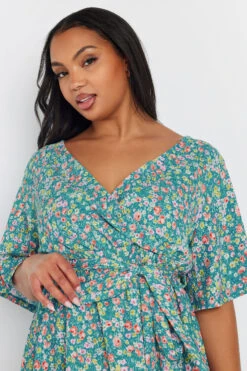 YOURS - Top Cache-Coeur Bleu Sarcelle Floral Texturé 10 YOURS - Top Cache-Coeur Bleu Sarcelle Floral Texturé -Evans Boutique ddf404fa cb97 41 303960 D