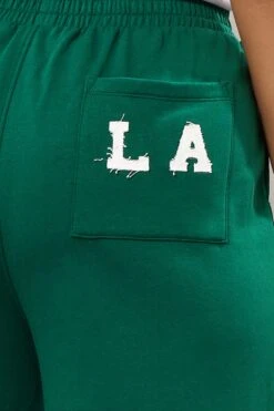 YOURS Curve Pantalon De Jogging Large Vert « LA » 12 YOURS Curve Pantalon De Jogging Large Vert « LA » -Evans Boutique df6203db c858 4e 310195 C