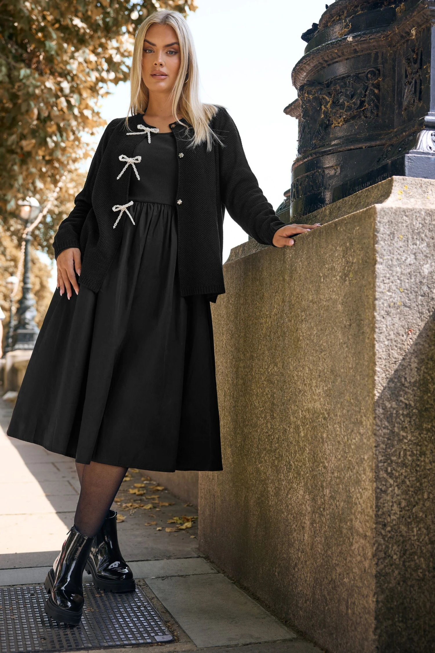 YOURS Curve Cardigan à Nœud Sur Le Devant En Perles Noires 4 YOURS Curve Cardigan à Nœud Sur Le Devant En Perles Noires – Image 2