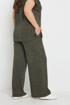 YOURS - Pantalon Vert Kaki Wide Leg à Rayures 9 YOURS - Pantalon Vert Kaki Wide Leg à Rayures -Evans Boutique e269dc40 1bb7 44 310042 C