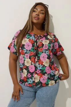 LIMITED COLLECTION Chemisier Noir à Fleurs Curve Avec Nœud Papillon Sur Le Devant