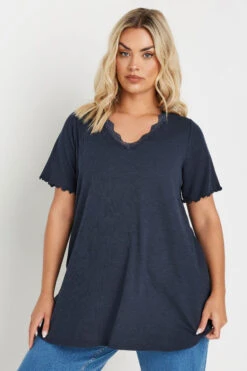 YOURS - Top Bleu Marine Design Dentelle En Vague -Evans Boutique e4753d90 d441 45 322313 A1