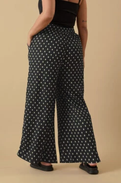 YOURS - Pantalon Wide Leg Noir Texturé à Pois -Evans Boutique e7a97309 dc69 49 303710 C