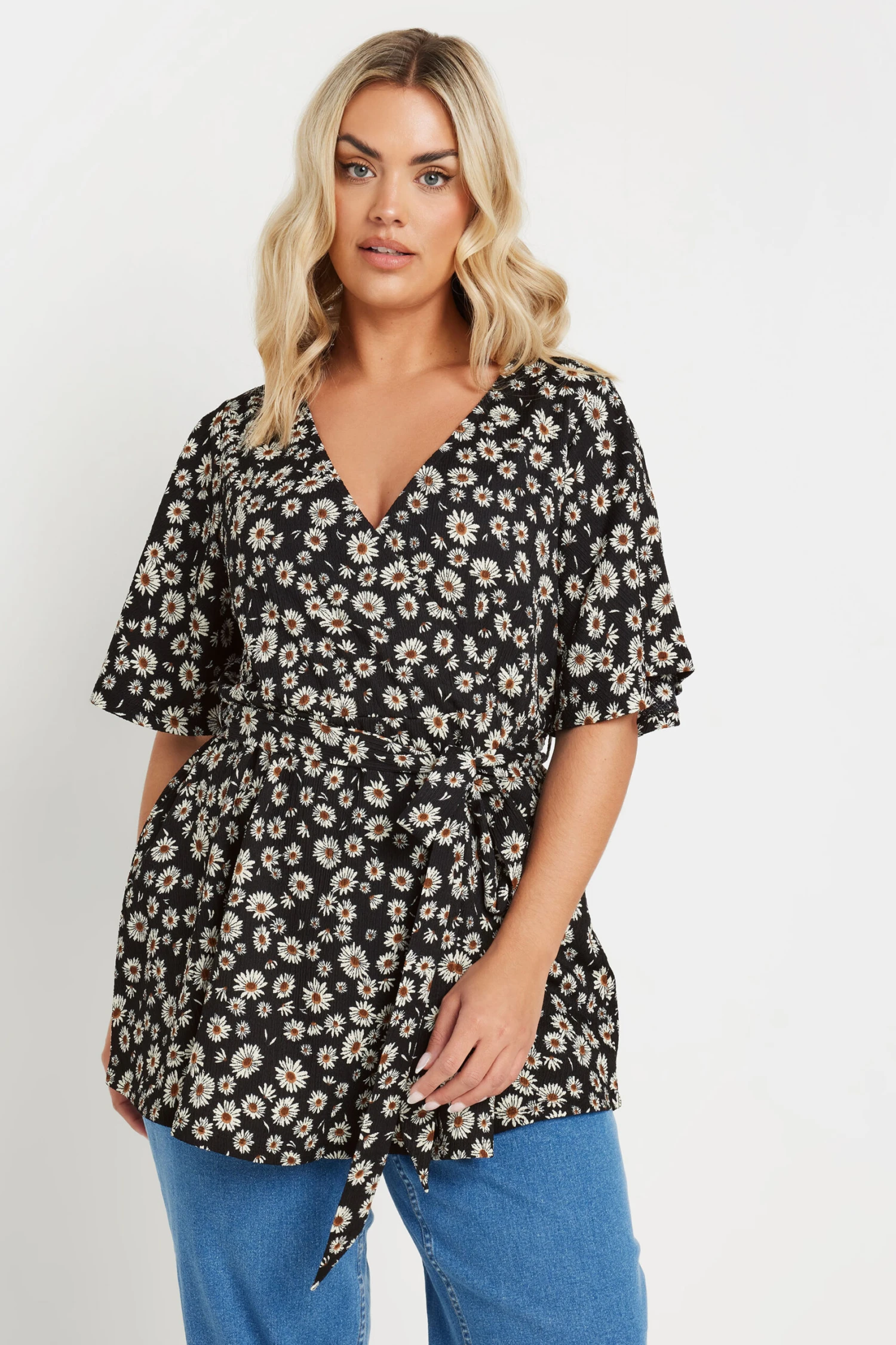 YOURS - Top Cache-Coeur Noir Texturé Pâquerettes 5 YOURS - Top Cache-Coeur Noir Texturé Pâquerettes – Image 3