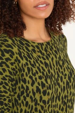 M&Co Green Leopard Print Crew Neck Jumper 10 M&Co Green Leopard Print Crew Neck Jumper -Evans Boutique e8e163cd 13a2 4a 502479 D
