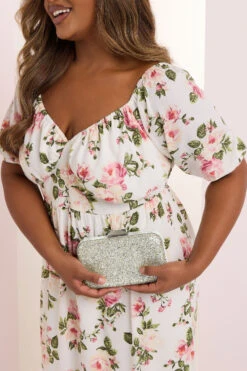 Silver Sequin Clutch Bag 12 Silver Sequin Clutch Bag -Evans Boutique e96db67c 482a 49 246545 C