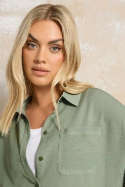 YOURS - Chemisier Oversize Boutonné Vert 10 YOURS - Chemisier Oversize Boutonné Vert -Evans Boutique e984836f d330 45 175176 D