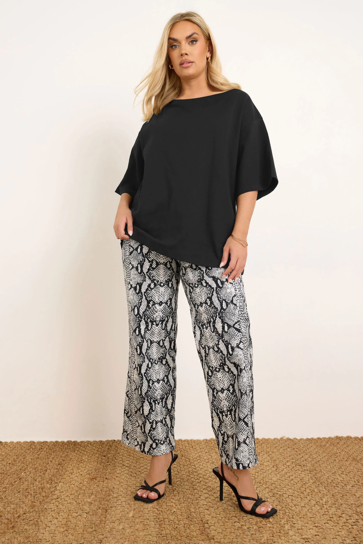 YOURS - Top Oversize Noir 5 YOURS - Top Oversize Noir – Image 3