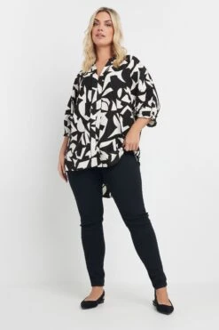 YOURS - Chemisier Noir & Blanc Abstrait Manches Mi-Longues 8 YOURS - Chemisier Noir & Blanc Abstrait Manches Mi-Longues -Evans Boutique e9b3e3c6 bb9e 49 175057 B