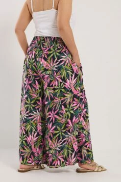 YOURS - Pantalon Plissé Wide Leg Noir & Rose Tropical 9 YOURS - Pantalon Plissé Wide Leg Noir & Rose Tropical -Evans Boutique ea16a630 f5b0 4d 310122 C