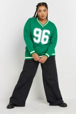 YOURS - Sweatshirt Varsity Vert & Blanc '96' -Evans Boutique ebd06093 8ece 40 303754 C