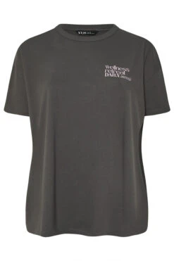 YOURS ACTIVE - Top Gris Charbonneux Oversize 'Wellness Retreat' 13 YOURS ACTIVE - Top Gris Charbonneux Oversize 'Wellness Retreat' -Evans Boutique ed8138f1 dfae 4e 149423 X