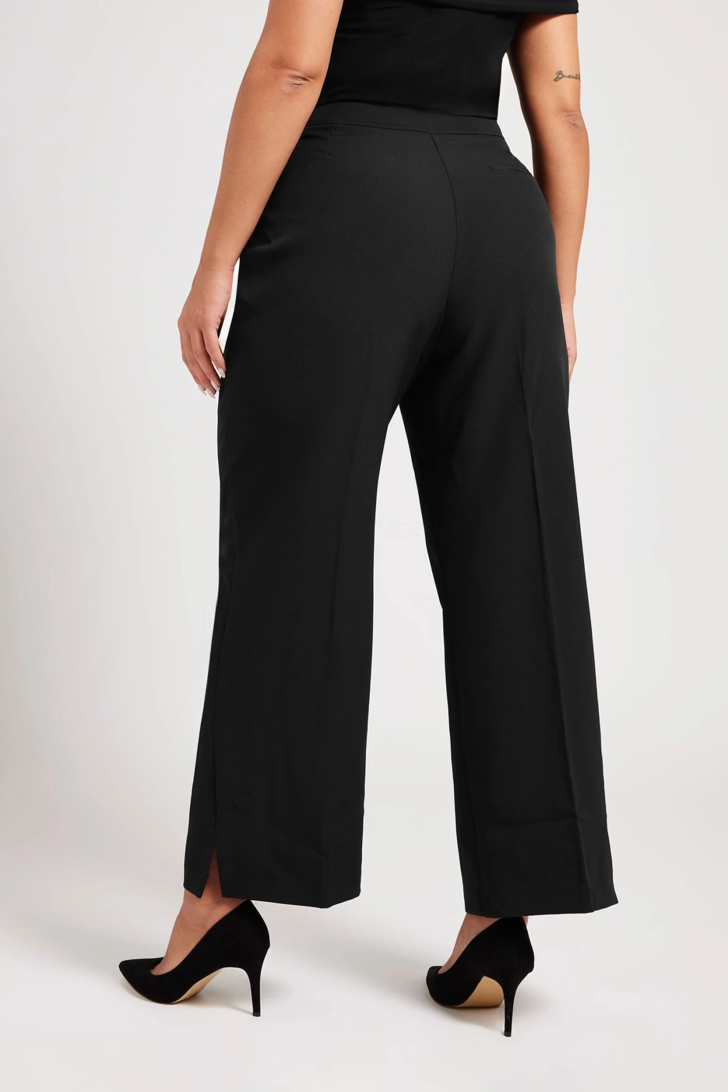 YOURS LONDON - Pantalon à Pince Noir Coupe Wide Leg 6 YOURS LONDON - Pantalon à Pince Noir Coupe Wide Leg – Image 4