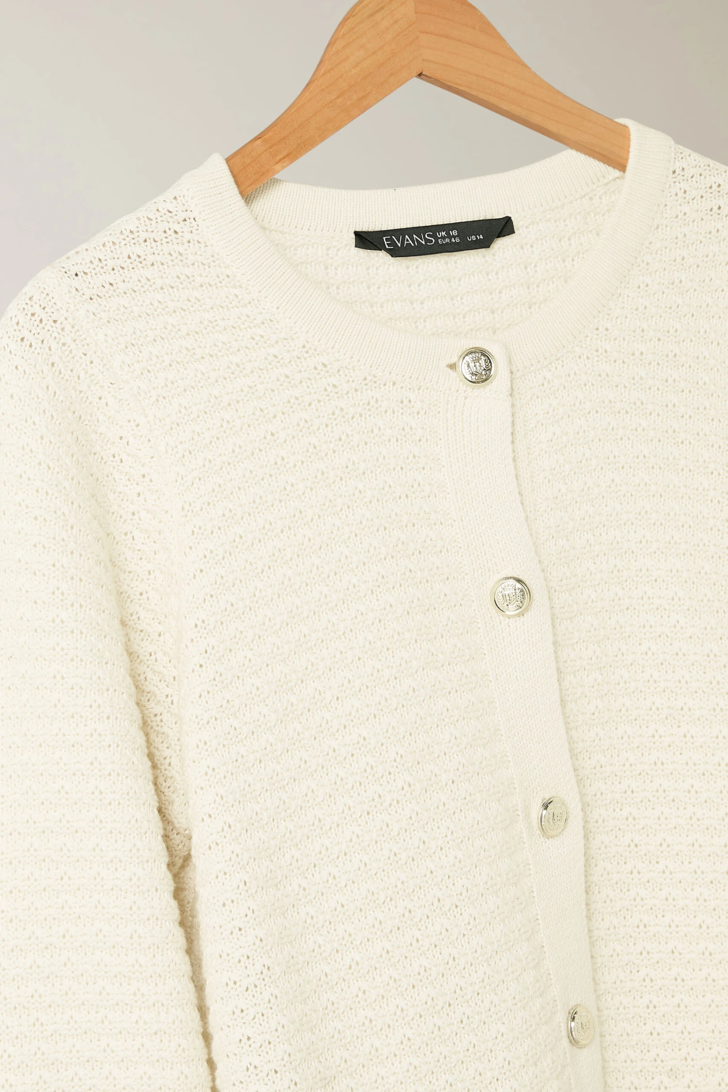 EVANS Curve Cream Button Through Knitted Cardigan 8 EVANS Curve Cream Button Through Knitted Cardigan – Image 6