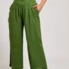 YOURS LONDON - Pantalon Wide Leg Vert Kaki Plissé Texturé -Evans Boutique eebf5cc4 6d13 47 162390 A