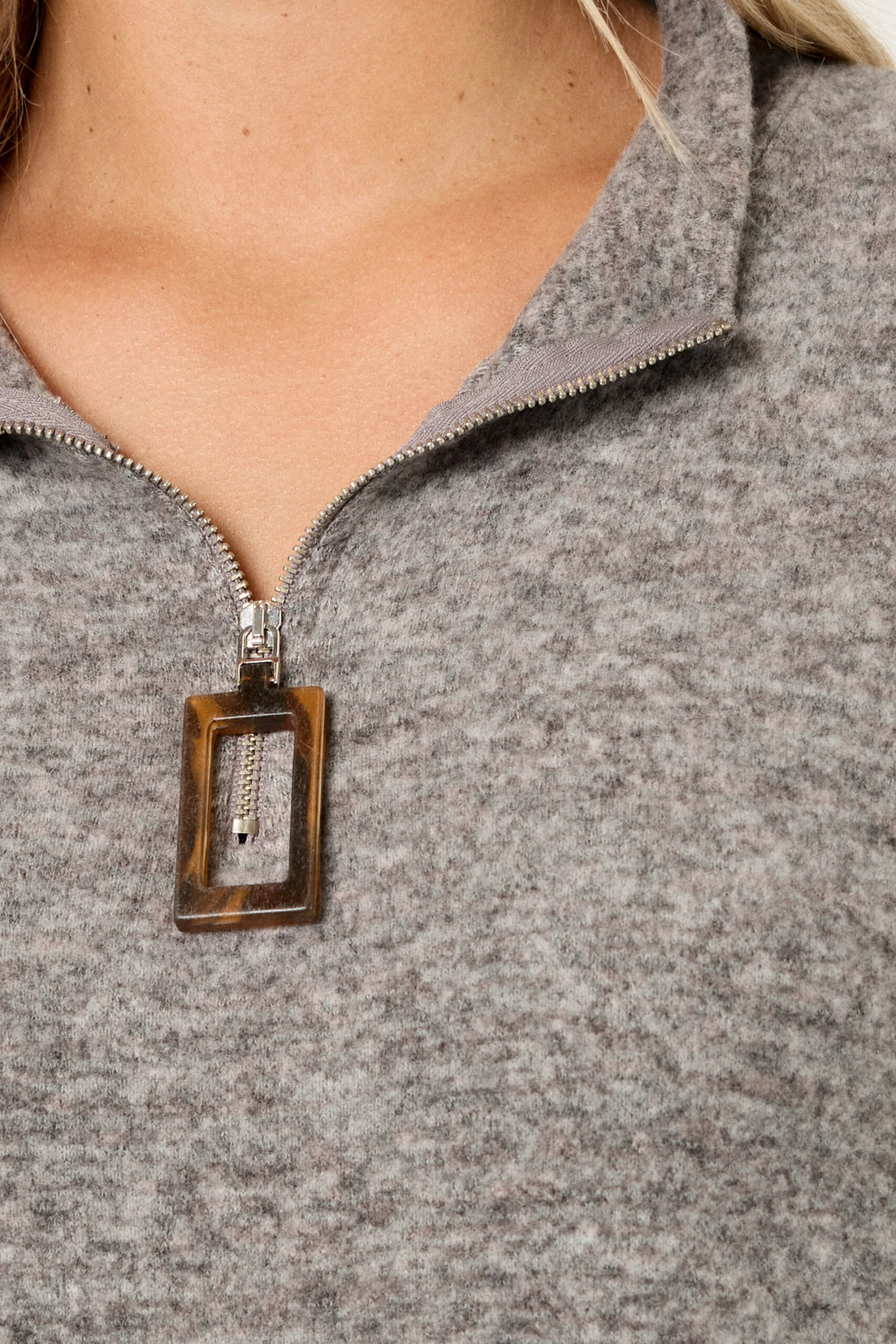 YOURS Curve Robe Pull Grise à Col Zippé 6 YOURS Curve Robe Pull Grise à Col Zippé – Image 4