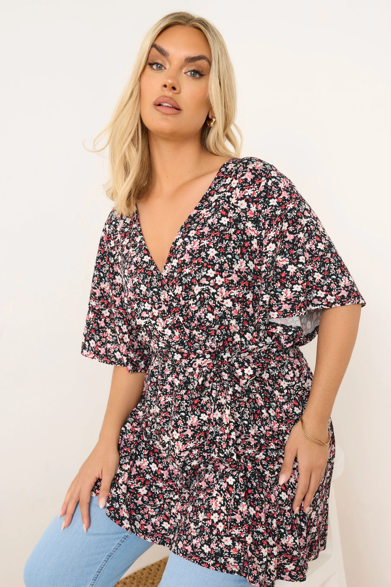 YOURS - Top Volanté Noir Floral Cache-Coeur Manches Courtes 3 YOURS - Top Volanté Noir Floral Cache-Coeur Manches Courtes