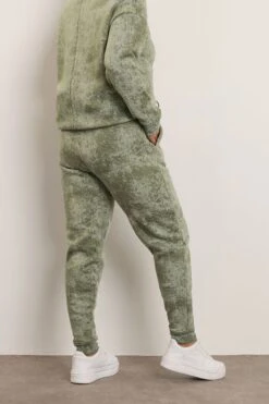 YOURS Curve Pantalon De Jogging à Revers Imprimé Abstrait Vert -Evans Boutique f0756801 1f26 4f 304055 C