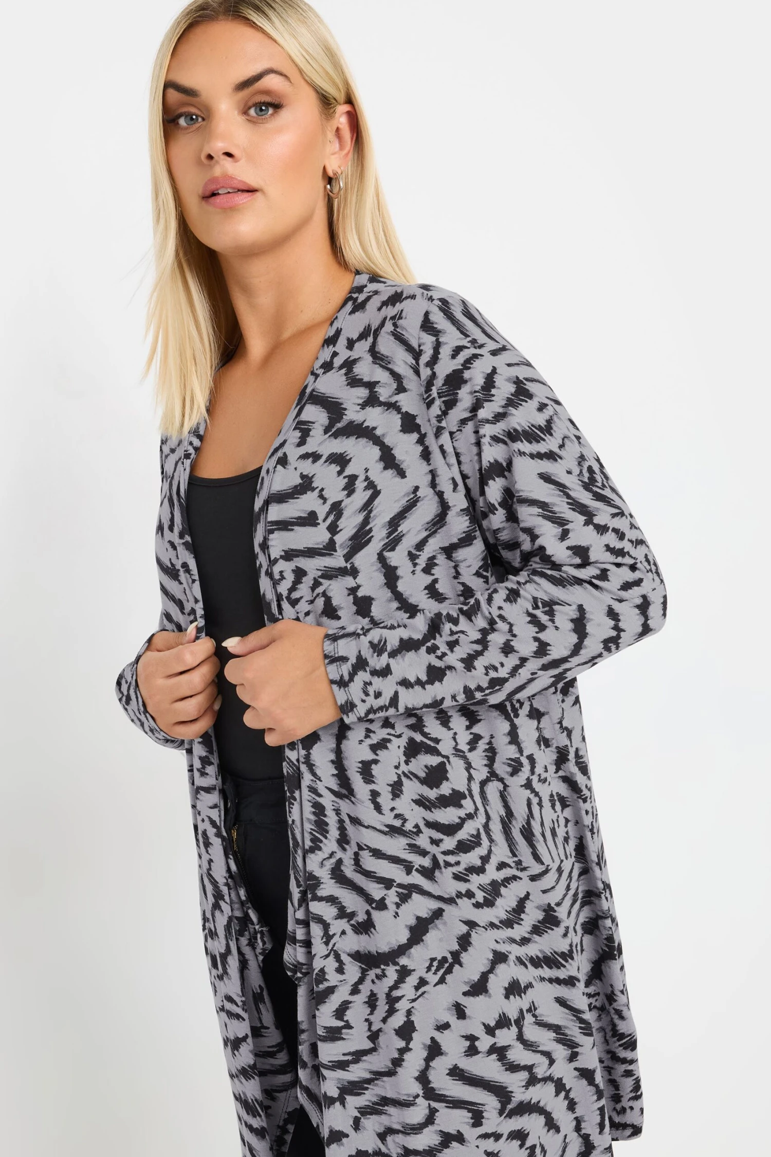 YOURS - Cardigan Gris Abstrait Coupe Cascade Manches Longues 6 YOURS - Cardigan Gris Abstrait Coupe Cascade Manches Longues – Image 4