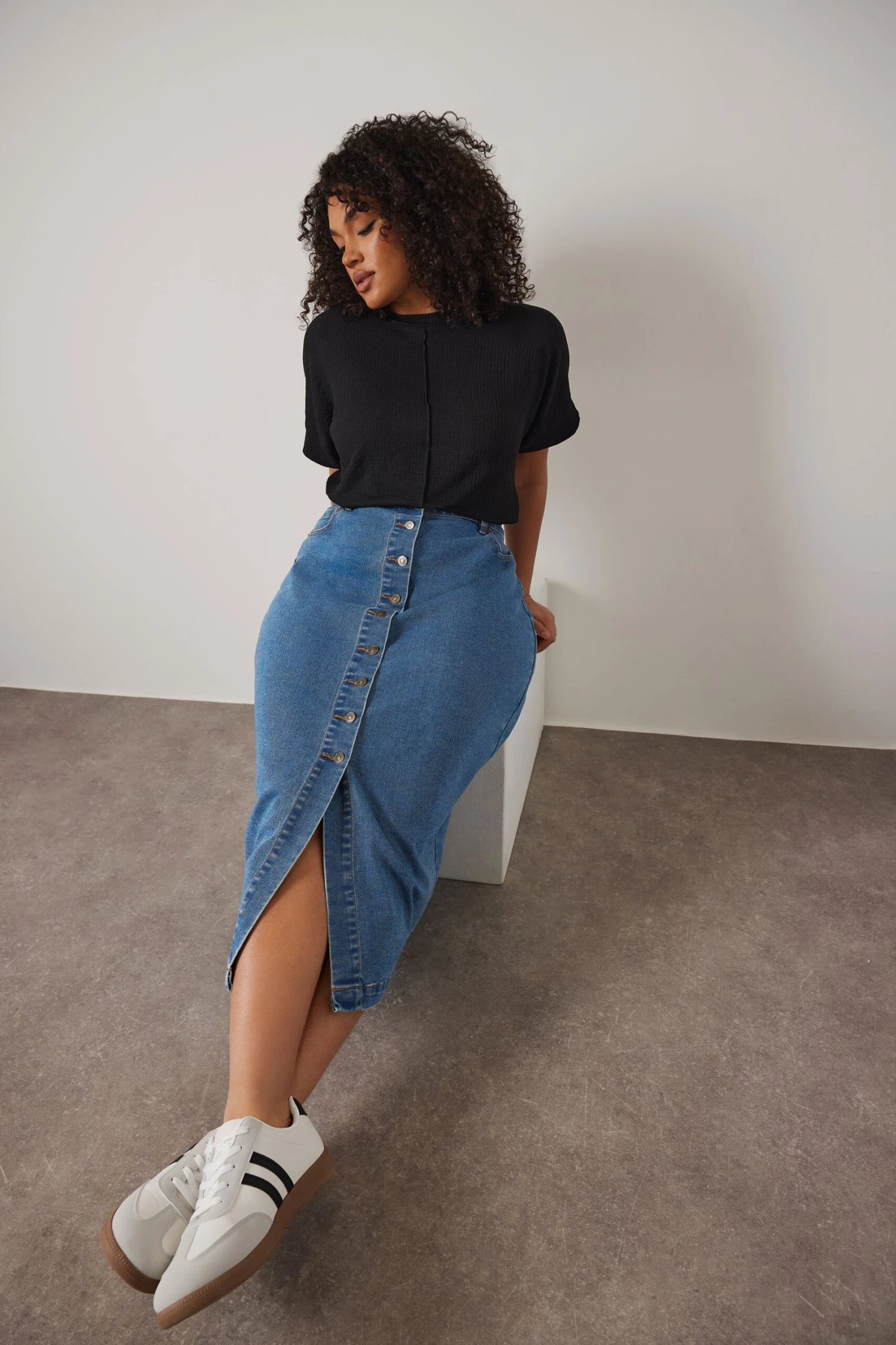 EVANS Curve Blue Button Through Denim Maxi Skirt 3 EVANS Curve Blue Button Through Denim Maxi Skirt