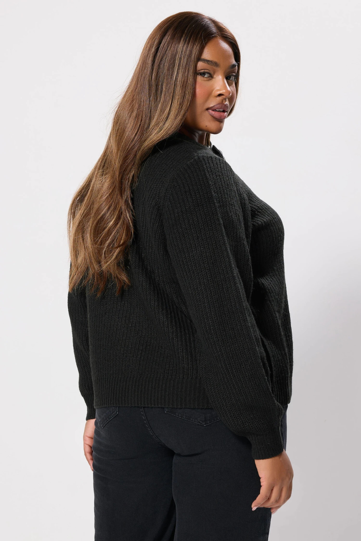 YOURS Curve Cardigan Noir En Satin Avec Nœud Sur Le Devant 6 YOURS Curve Cardigan Noir En Satin Avec Nœud Sur Le Devant – Image 4