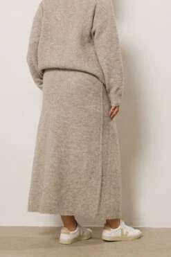 EVANS Curve Natural Brown Knitted Maxi Skirt 13 EVANS Curve Natural Brown Knitted Maxi Skirt -Evans Boutique f341bd77 8f82 44 616119 C