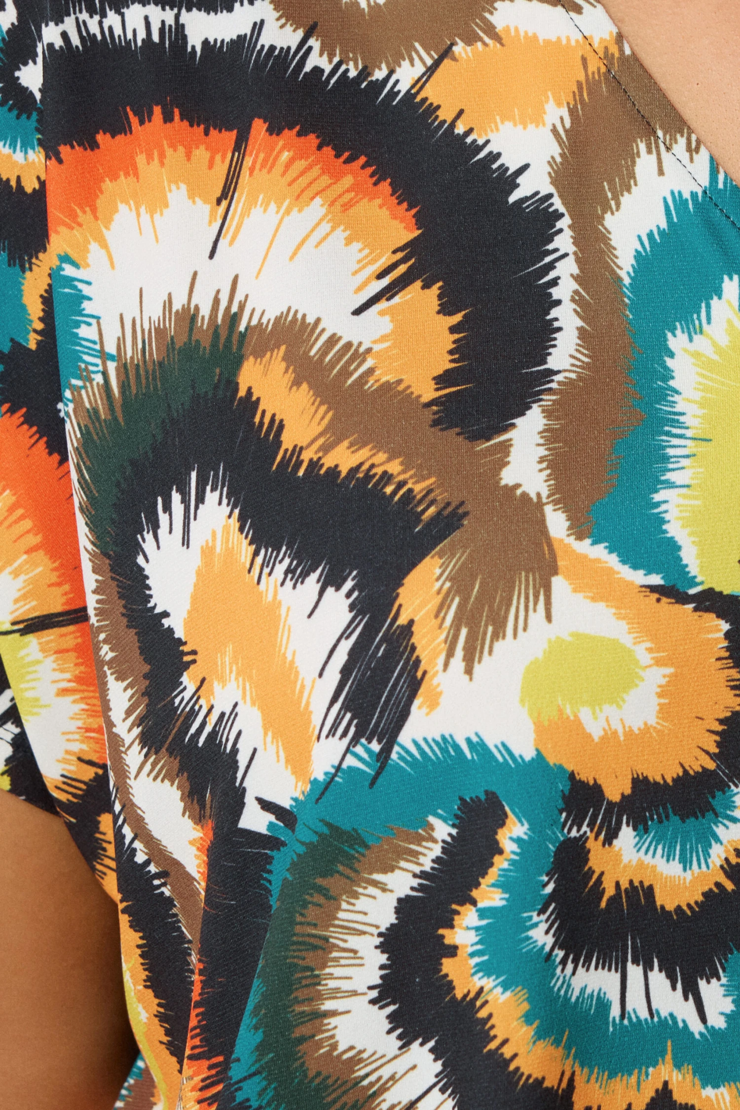 EVANS Curve Dark Green Smudge Print Angel Sleeve Jersey Top 6 EVANS Curve Dark Green Smudge Print Angel Sleeve Jersey Top – Image 4