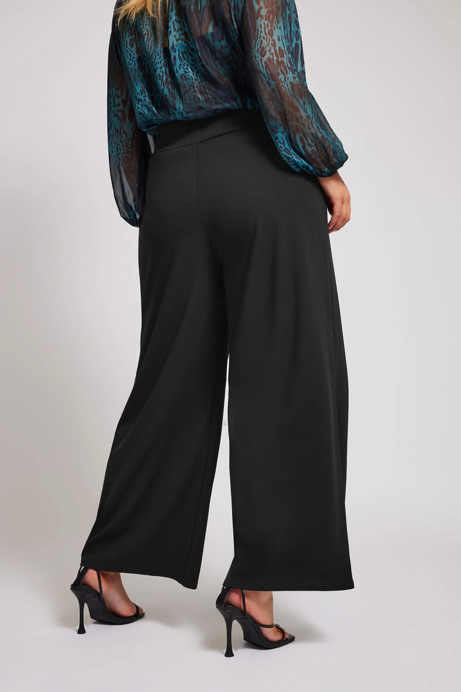YOURS LONDON - Pantalon Noir Design En V 5 YOURS LONDON - Pantalon Noir Design En V – Image 3