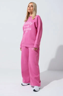 LIMITED COLLECTION Sweat-shirt Rose Curve Avec Slogan « Après 98 » -Evans Boutique f933789b d925 46 216691 B1