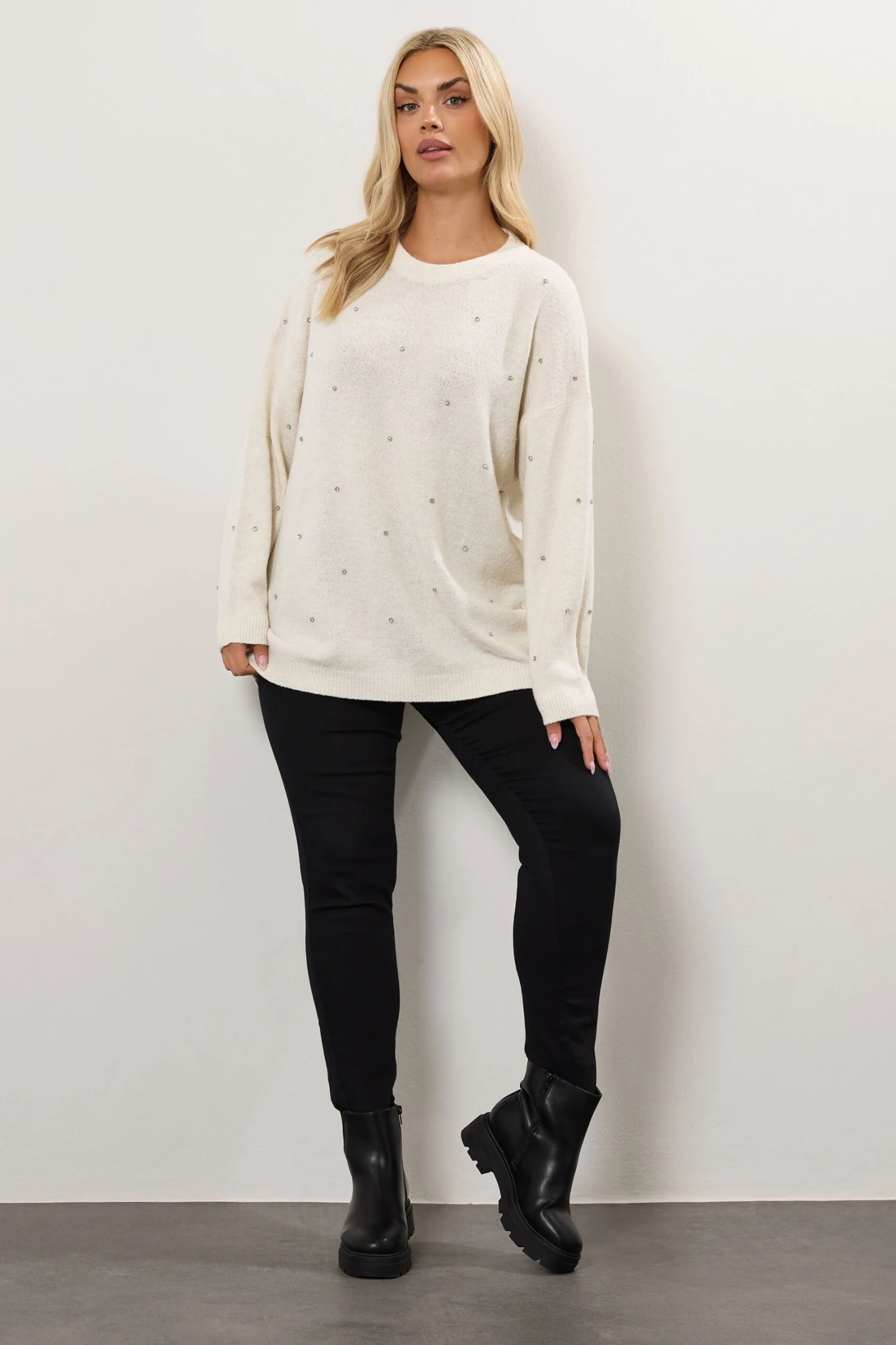 YOURS Curve Pull Blanc Ivoire Orné Sur Le Devant 4 YOURS Curve Pull Blanc Ivoire Orné Sur Le Devant – Image 2