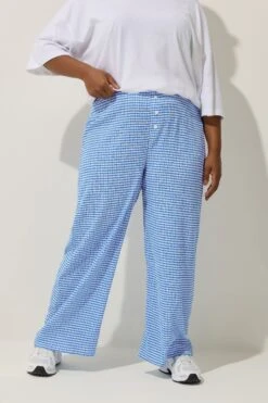 LIMITED COLLECTION Pantalon Curve Vichy Boutonné Sur Le Devant 8 LIMITED COLLECTION Pantalon Curve Vichy Boutonné Sur Le Devant -Evans Boutique fa9361bb 33d4 4d 216814 A