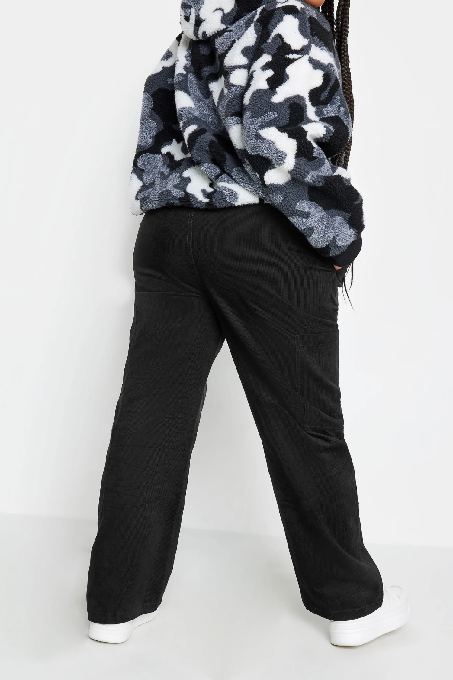 YOURS - Pantalon Noir Cargo En Velours Côtelé 5 YOURS - Pantalon Noir Cargo En Velours Côtelé – Image 3