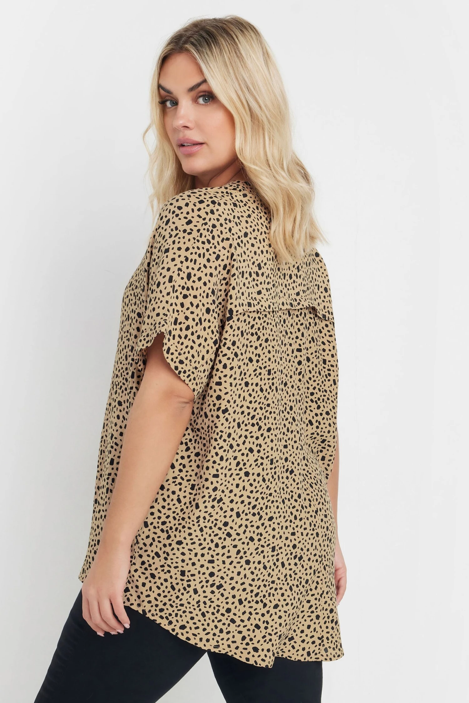 YOURS - Chemisier Marron à Pois Manches Courtes 5 YOURS - Chemisier Marron à Pois Manches Courtes – Image 3