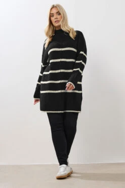 YOURS - Pull Col Roulé Noir & Crème à Rayures -Evans Boutique fca8cba2 b1a8 44 280299 D