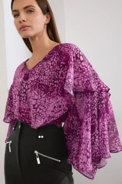 STAR Black Zip Detail Pencil Skirt 11 STAR Black Zip Detail Pencil Skirt -Evans Boutique fd824322 056b 4f 110752 D