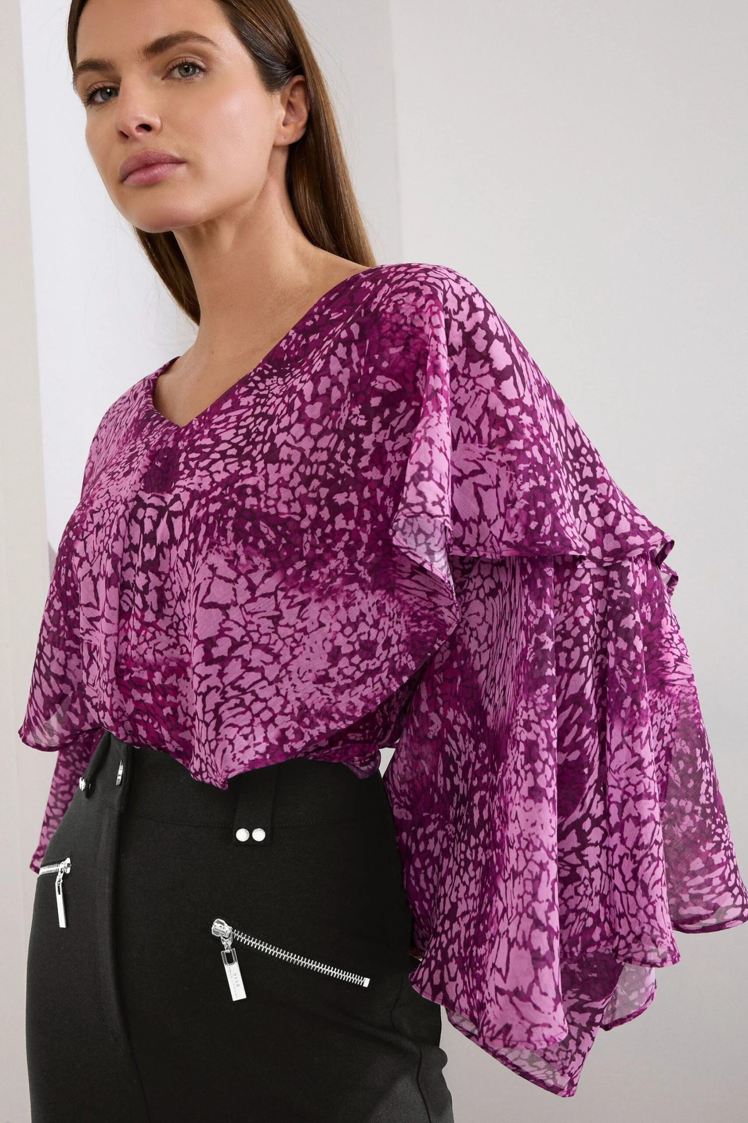 STAR Black Zip Detail Pencil Skirt 6 STAR Black Zip Detail Pencil Skirt – Image 4