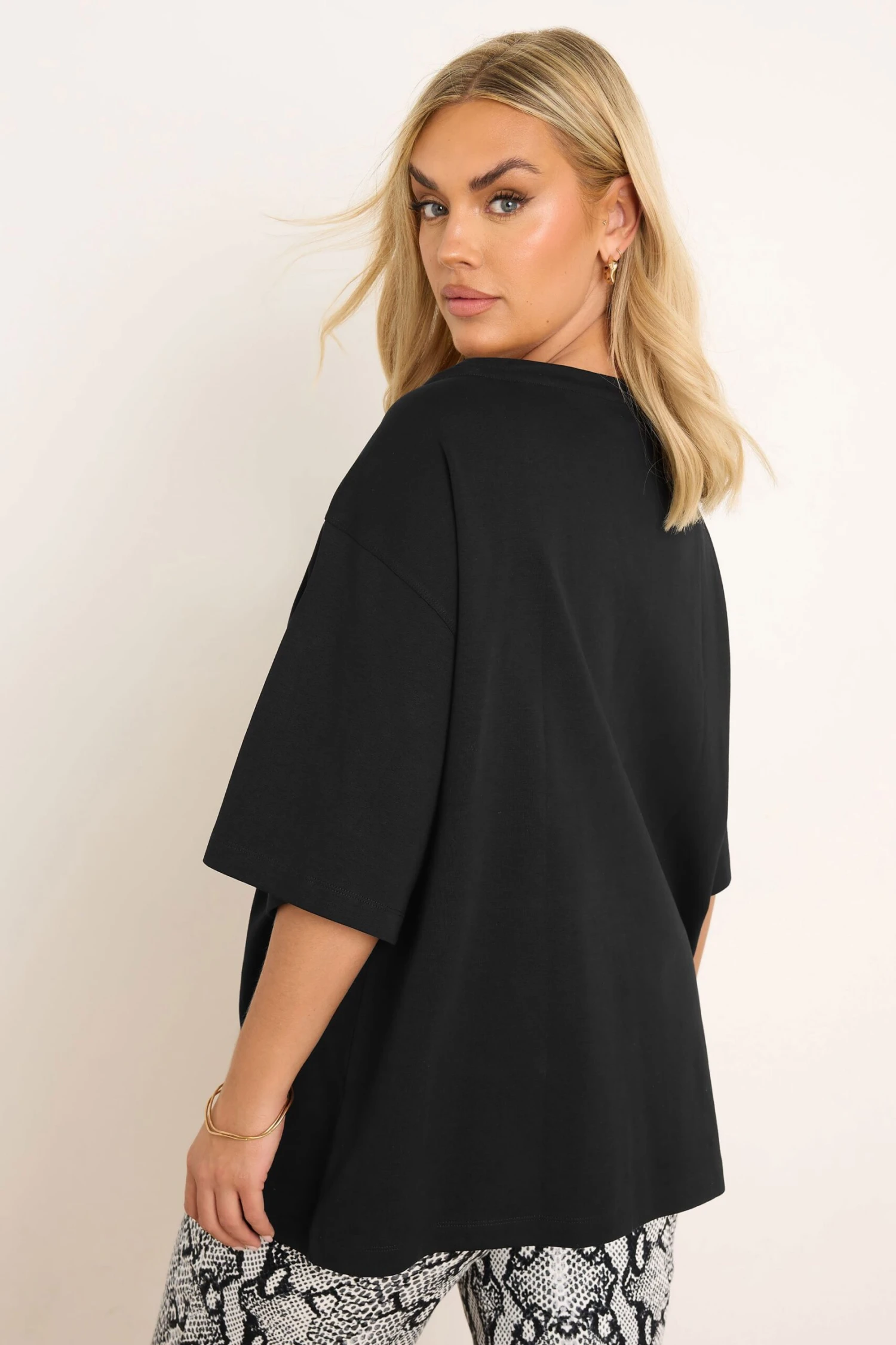 YOURS - Top Oversize Noir 8 YOURS - Top Oversize Noir – Image 6