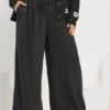 YOURS - Pantalon Noir Wide Leg En Sergé 2 YOURS - Pantalon Noir Wide Leg En Sergé -Evans Boutique ff1f4990 0916 42 143678 A